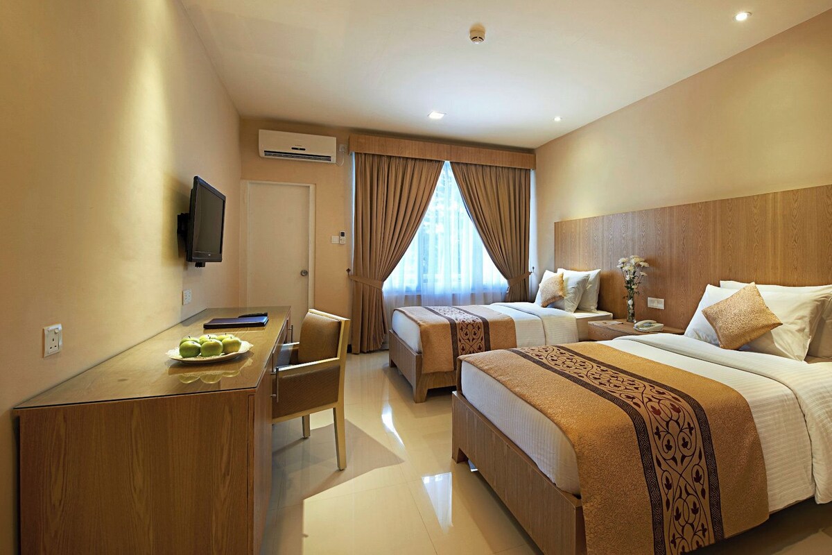 Egyptian cotton sheets, premium bedding, minibar, in-room safe