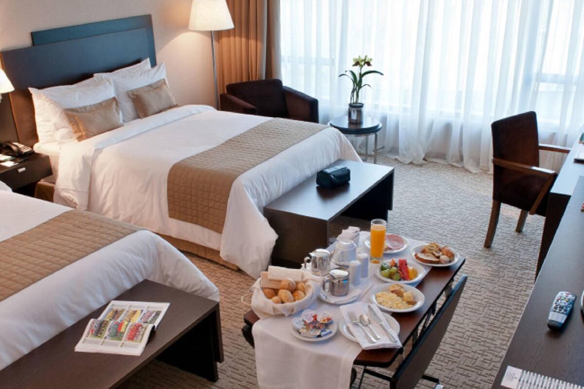 Minibar, in-room safe, laptop workspace, blackout drapes