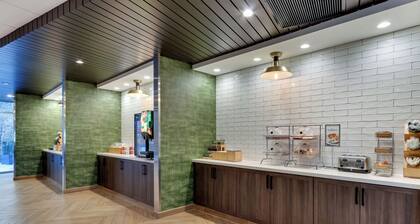 Fairfield Inn & Suites by Marriott Montgomery Airport South