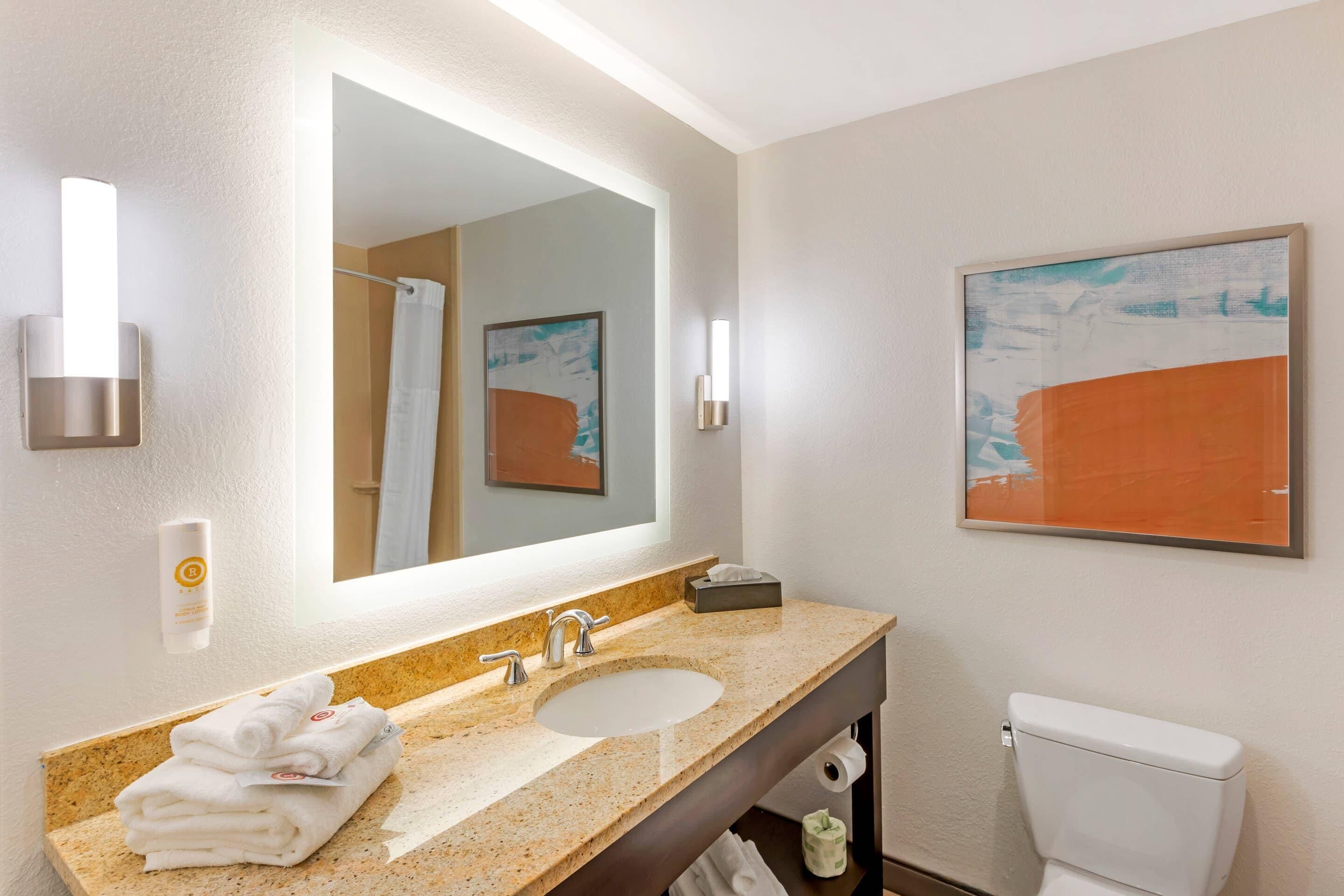 Photo - Comfort Inn & Suites Verona at Turning Stone Resort Casino