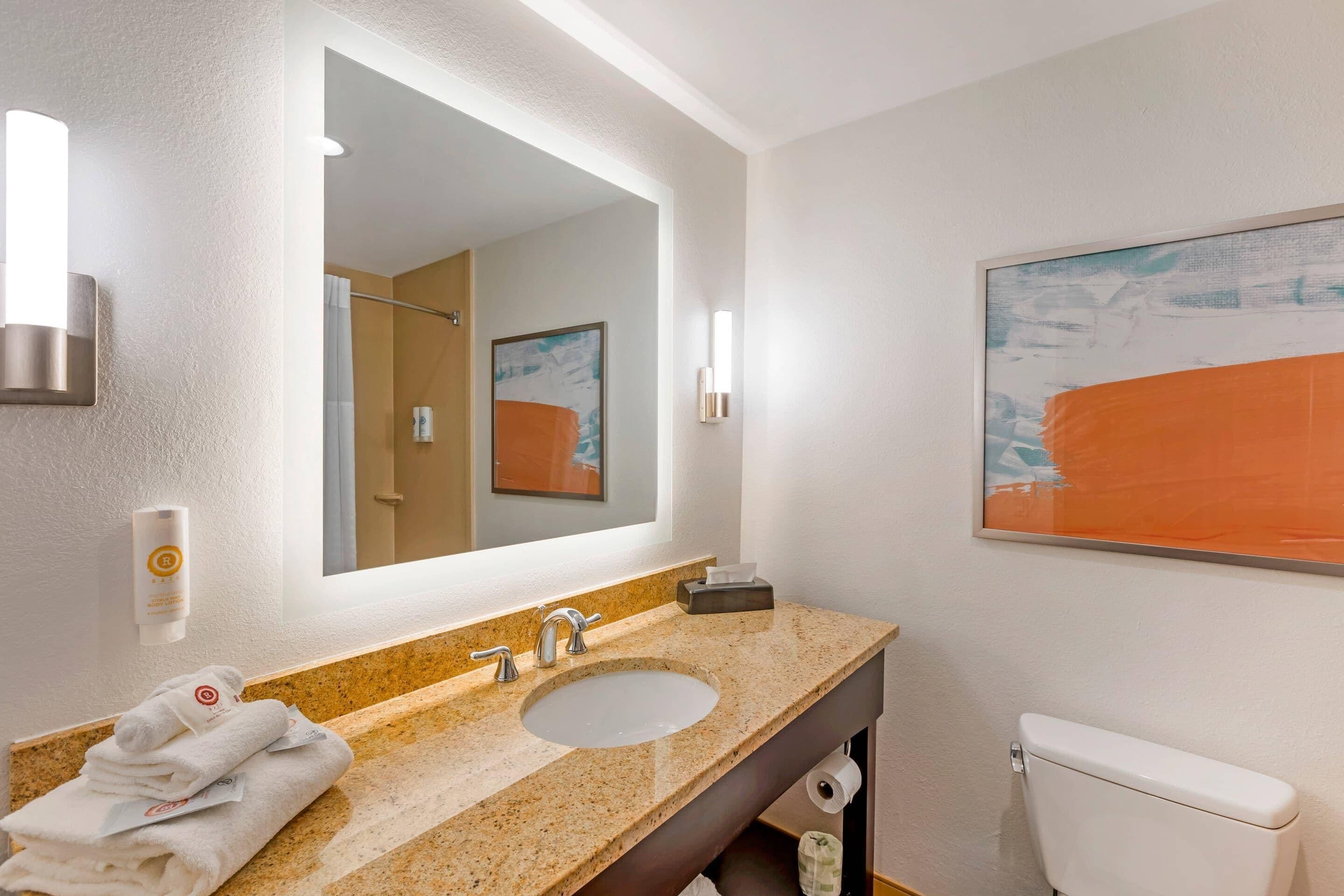 Photo - Comfort Inn & Suites Verona at Turning Stone Resort Casino