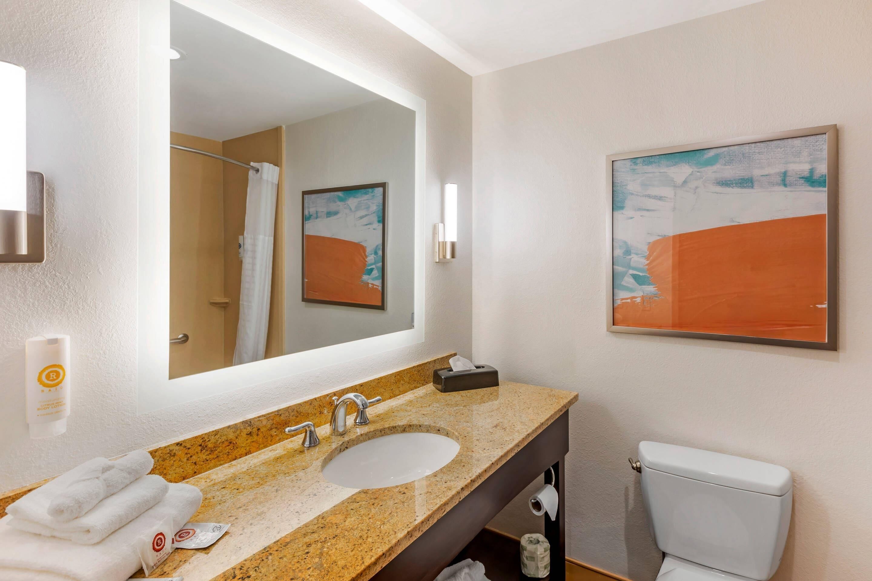 Photo - Comfort Inn & Suites Verona at Turning Stone Resort Casino