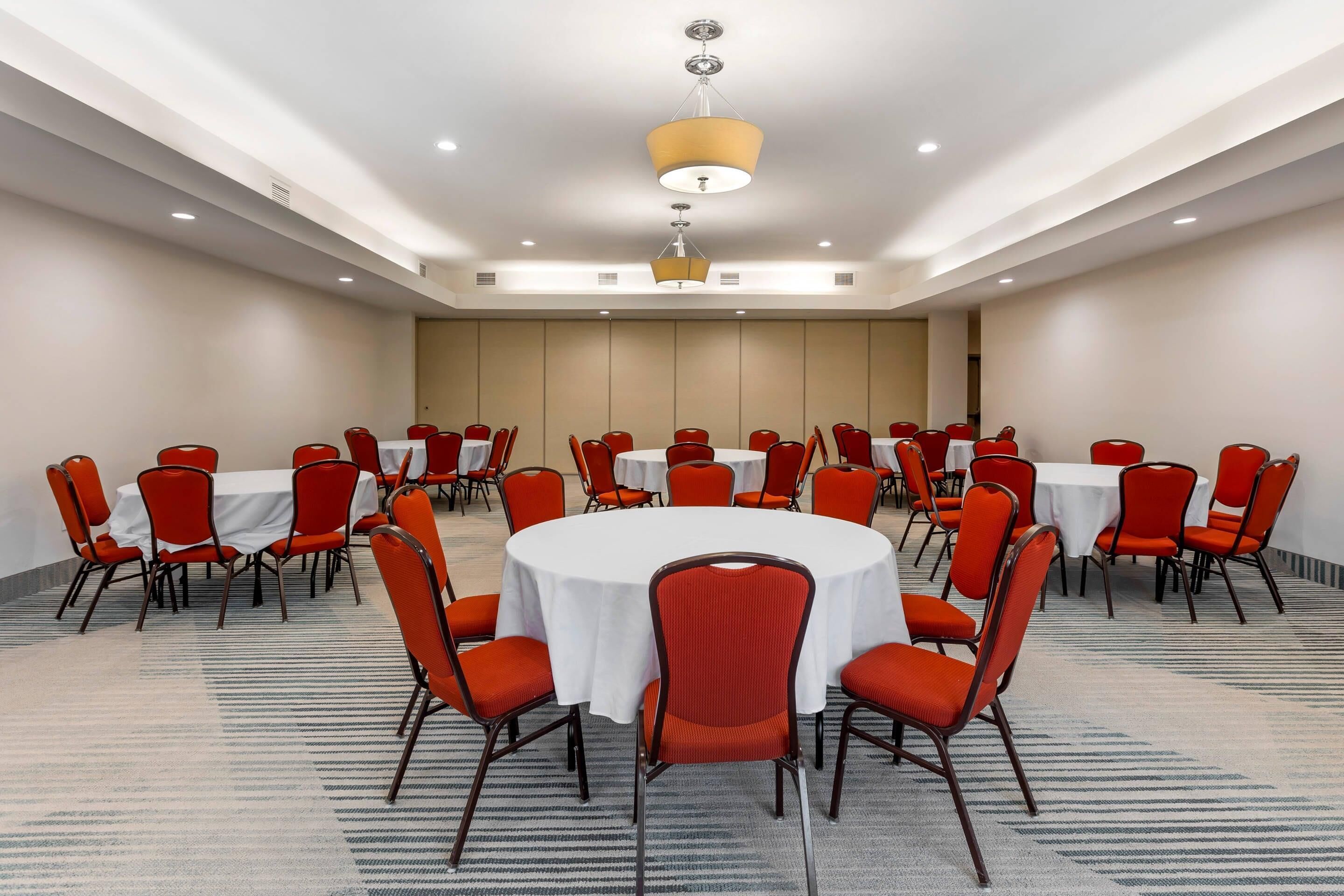Photo - Comfort Inn & Suites Verona at Turning Stone Resort Casino
