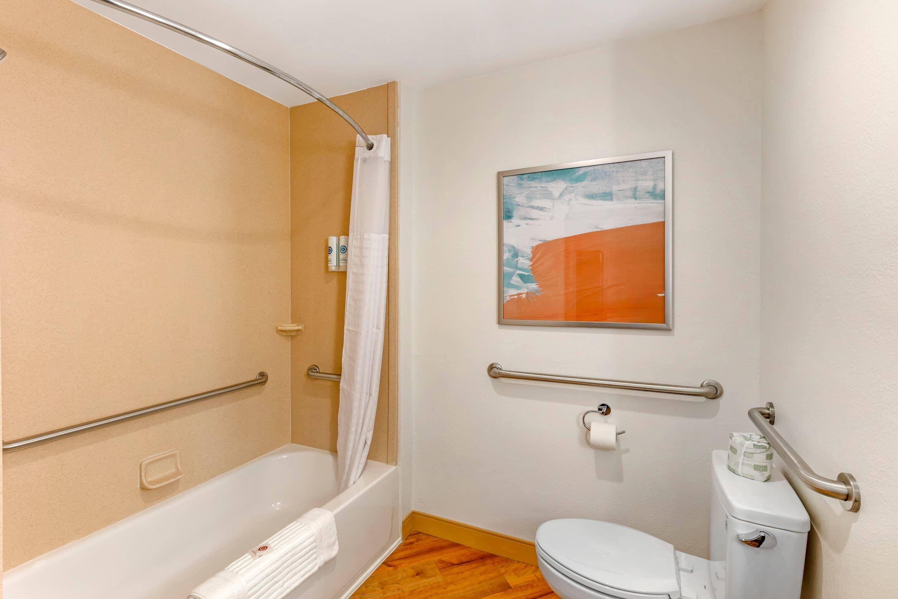 Photo - Comfort Inn & Suites Verona at Turning Stone Resort Casino
