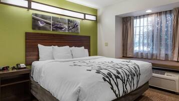 Standard Room, 1 King Bed, Non Smoking | Pillowtop beds, in-room safe, desk, laptop workspace