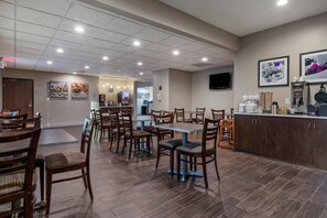 Free daily continental breakfast - Sleep Inn & Suites Kalamazoo Southwest (Kalamazoo)
