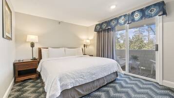 Zimmer | Individuell eingerichtet, Schreibtisch, Bügeleisen/Bügelbrett