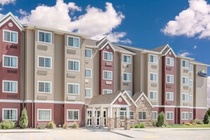 Exterior - Microtel Inn & Suites by Wyndham Sidney (Sidney)