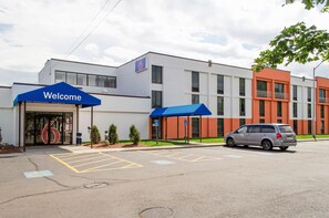 Exterior - Motel 6 Brockton, MA (Brockton)