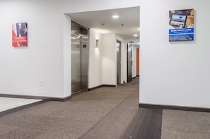 Hallway - Motel 6 Brockton, MA (Brockton)