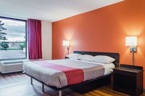 Schreibtisch, Verdunkelungsvorhänge, kostenloses WLAN, Bettwäsche