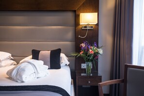 In-room safe, desk, laptop workspace, soundproofing
