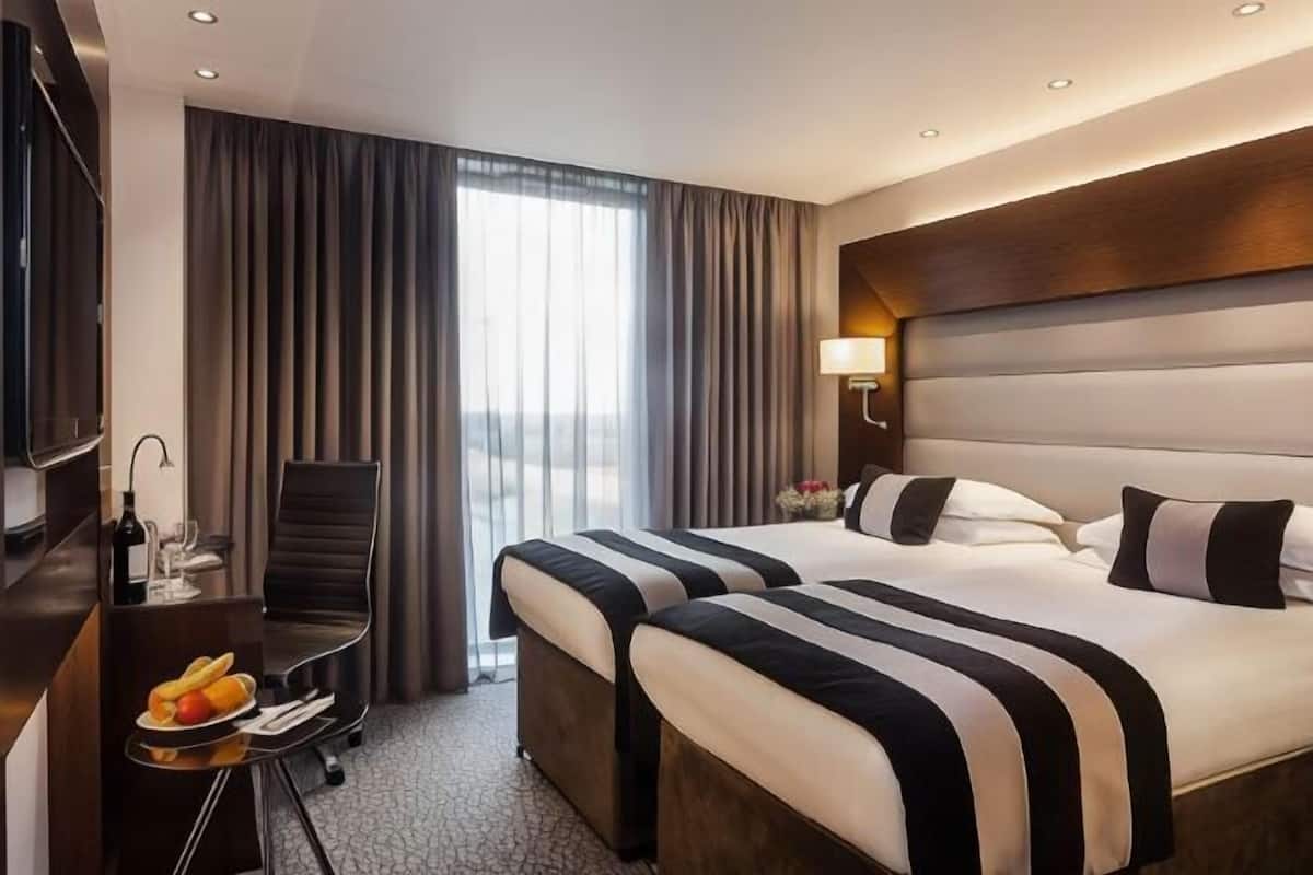 In-room safe, desk, laptop workspace, soundproofing
