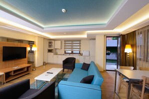 Plasma TV - Collage Cihangir Apart - Special Class (Istanbul)