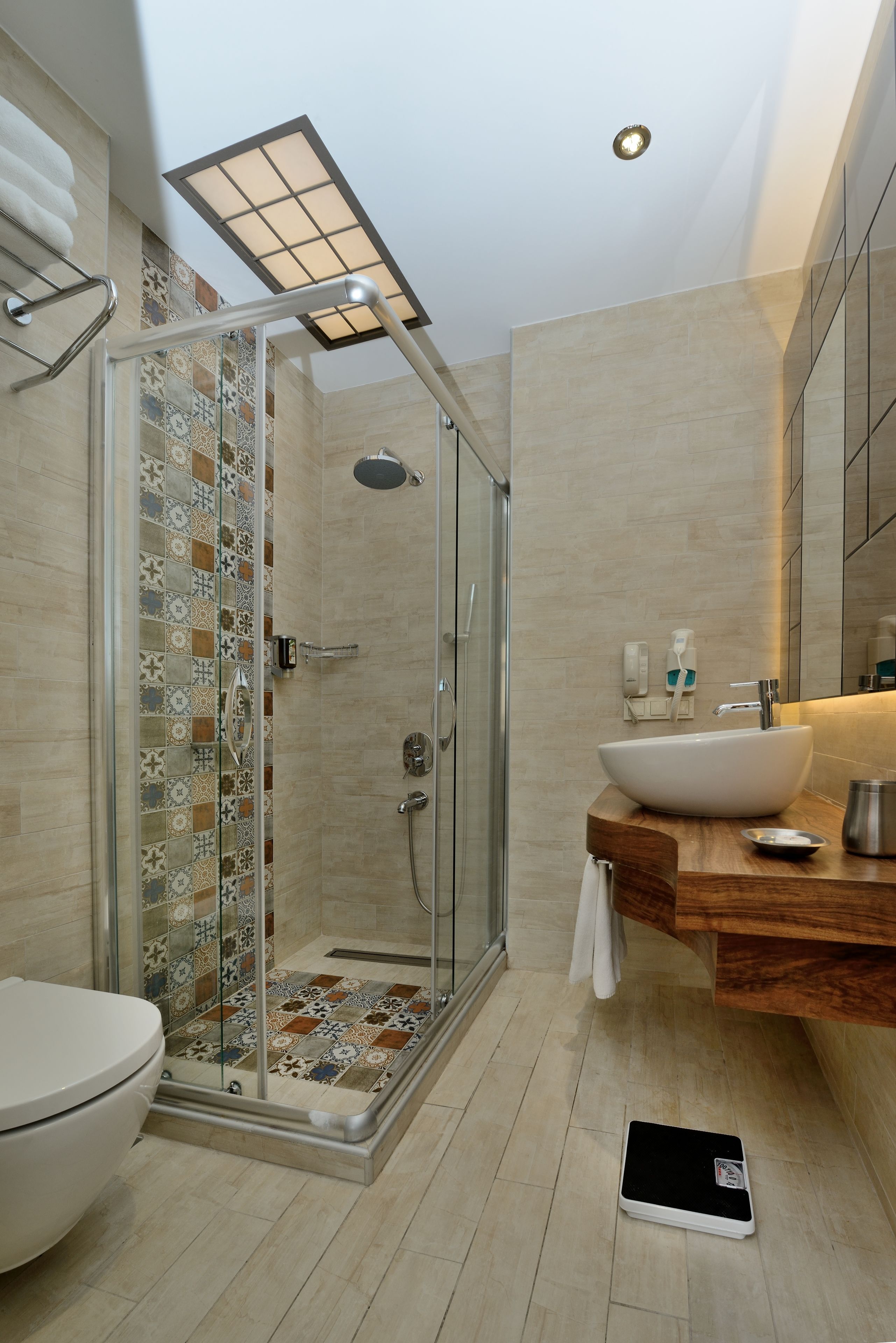 superior double or twin room | down duvets, minibar, in-room safe, desk