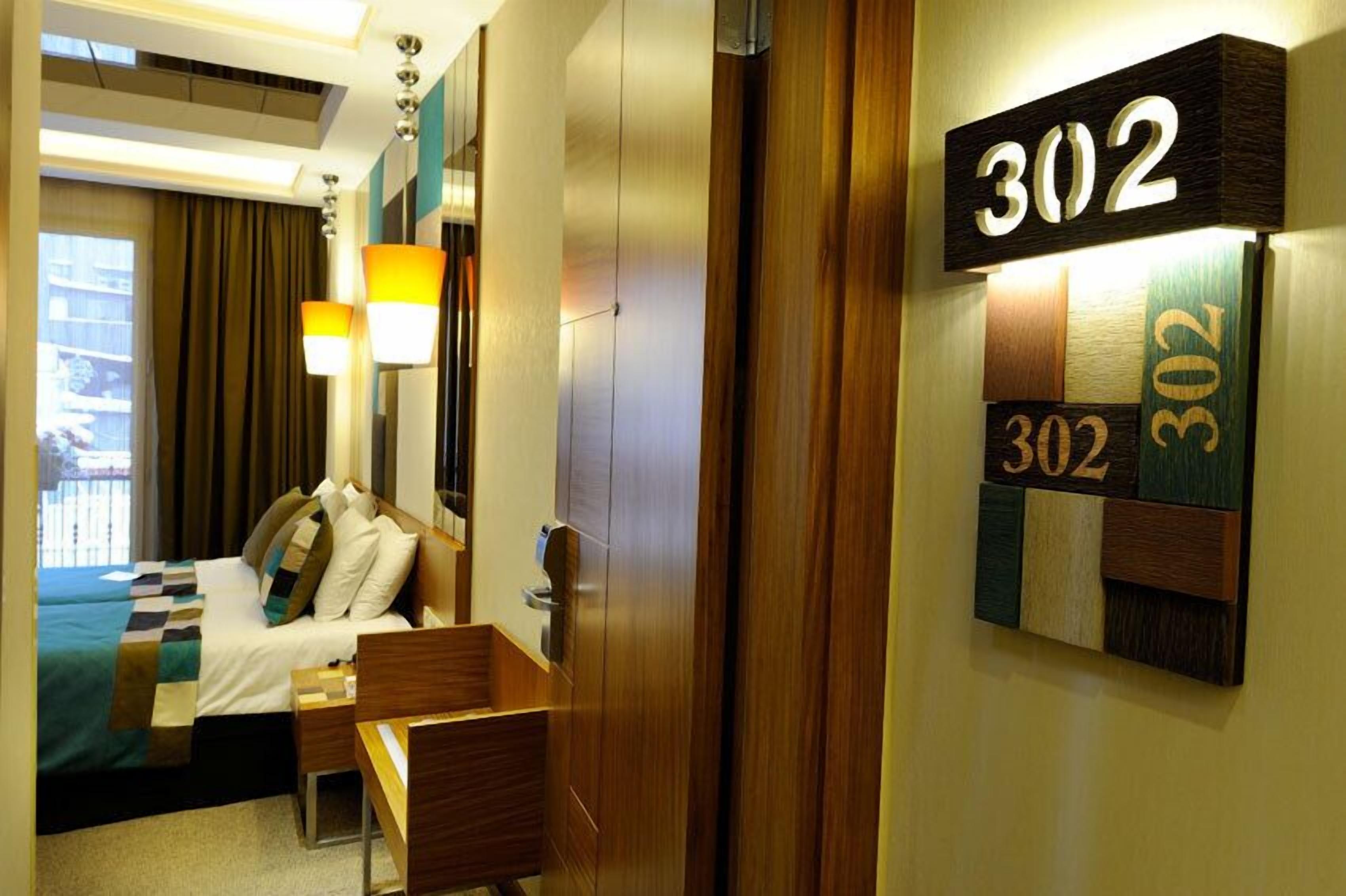 minibar, in-room safe, individually decorated, individually furnished