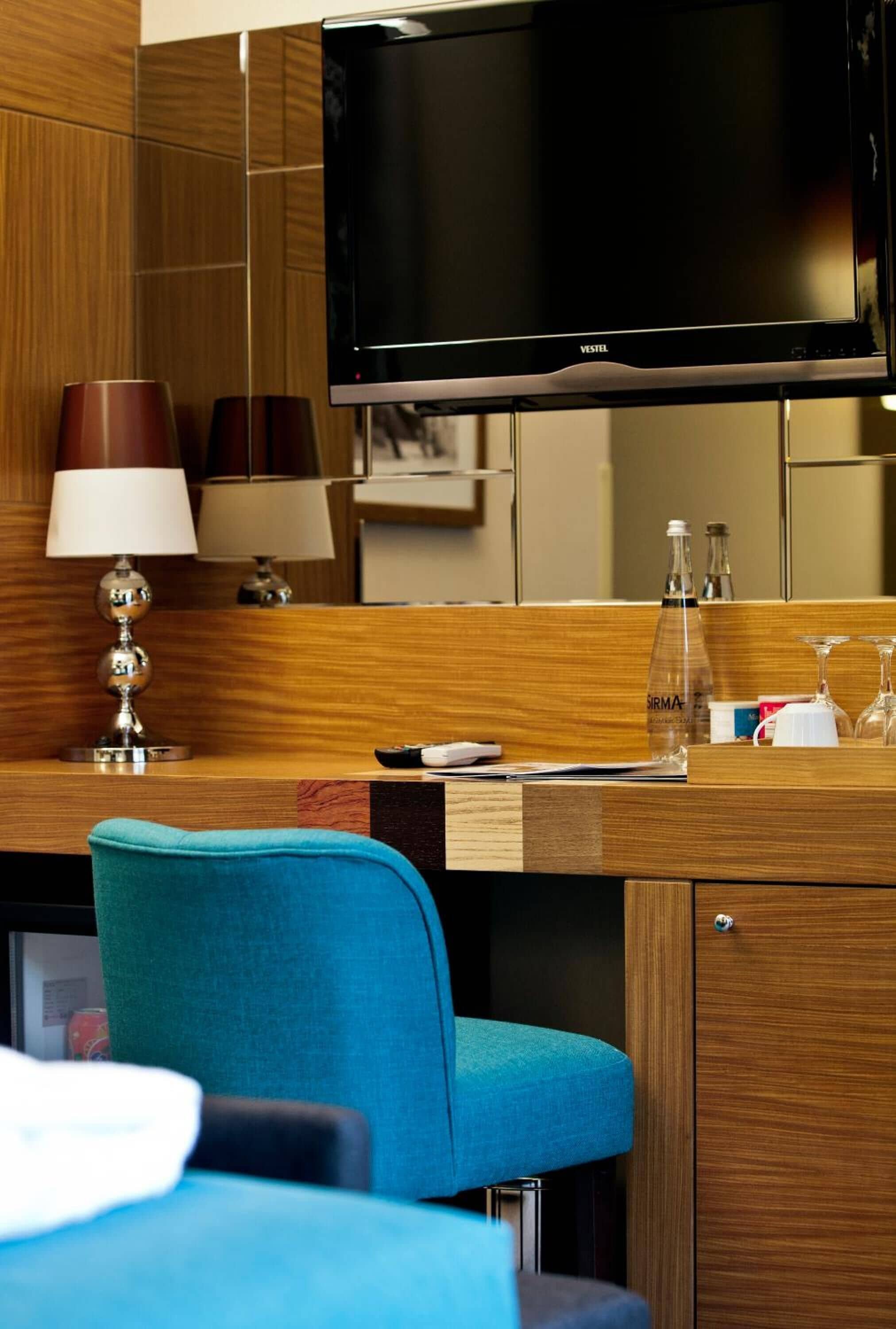 minibar, in-room safe, individually decorated, individually furnished