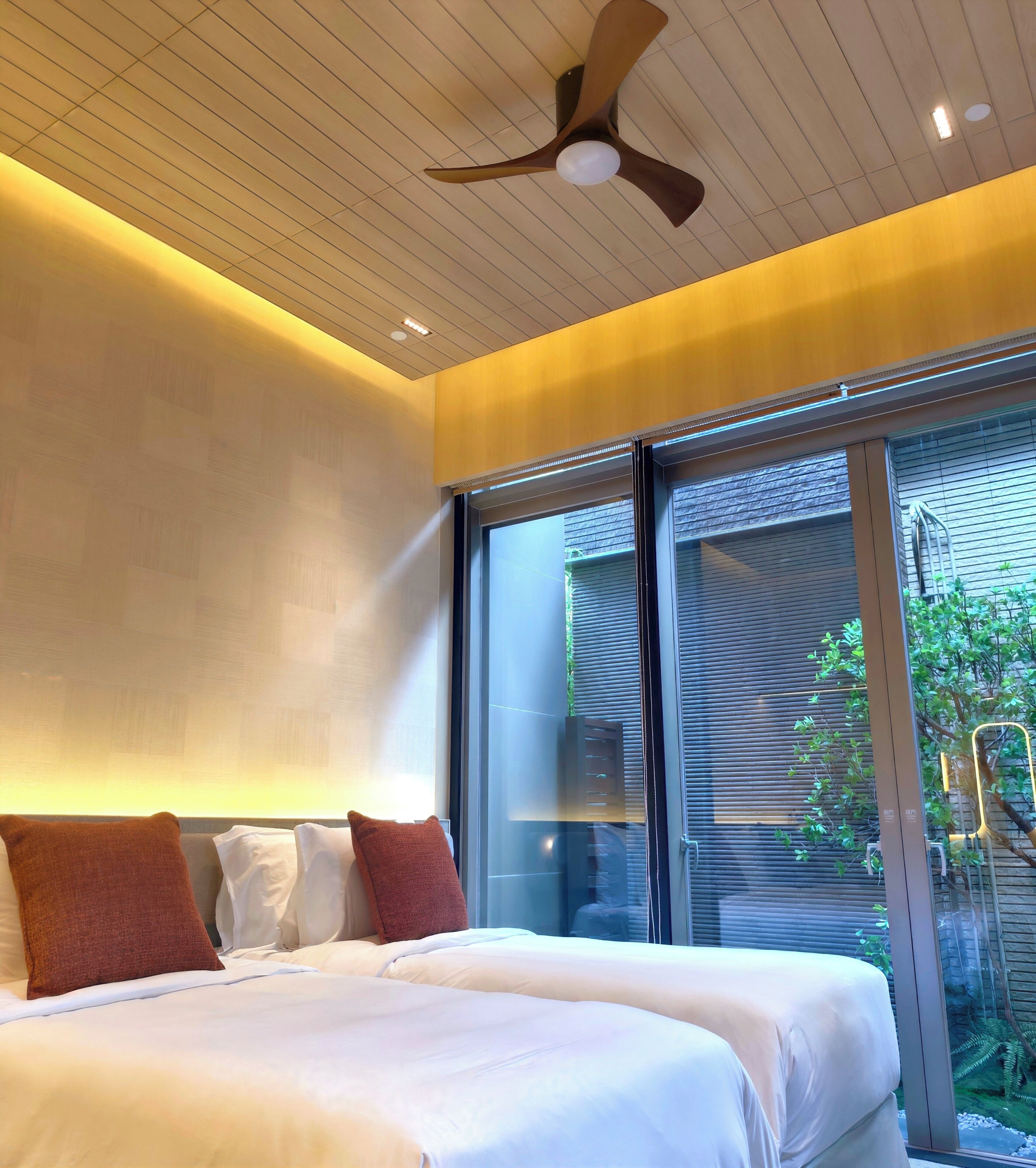 Horizon Retreat Villa with Twin Bed