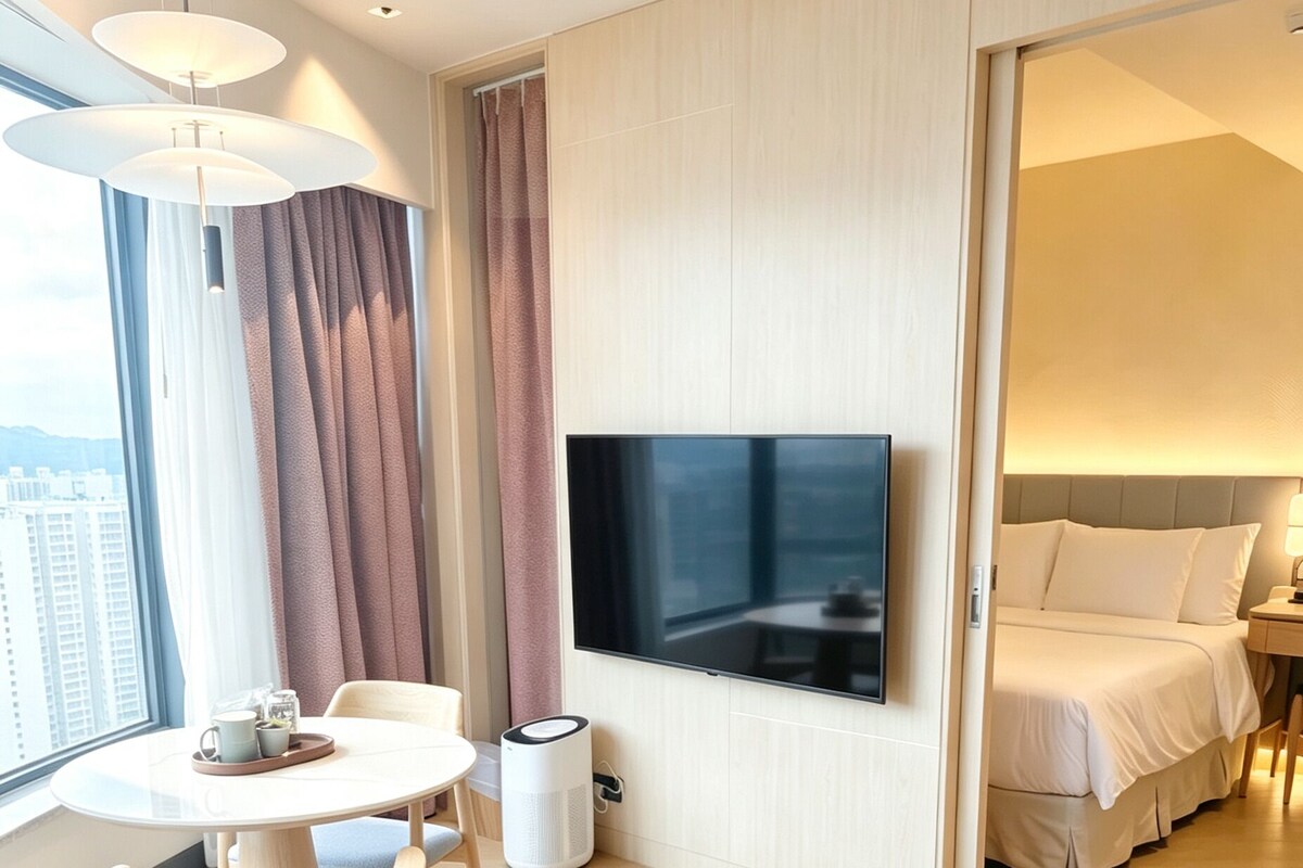 Horizon Family Suite | Minibar, in-room safe, blackout curtains, soundproofing