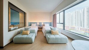 Minibar, in-room safe, laptop workspace, blackout curtains - The Royal Garden Kowloon East (New Territories)