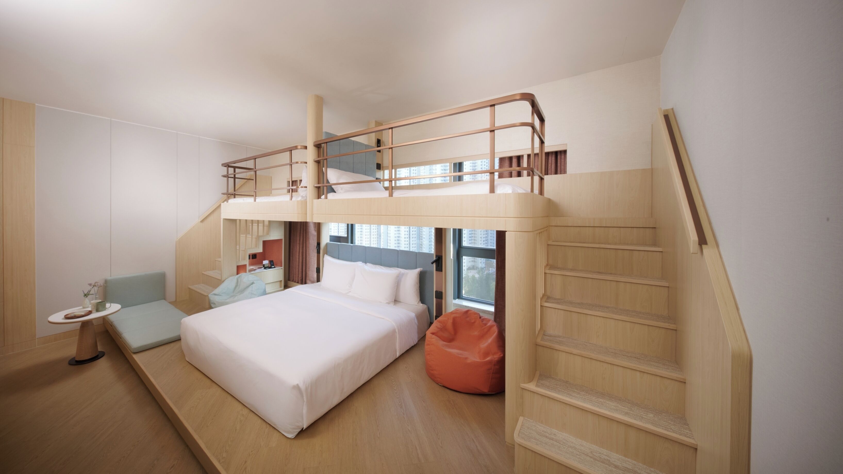 Family Fortress | Minibar, in-room safe, desk, blackout curtains