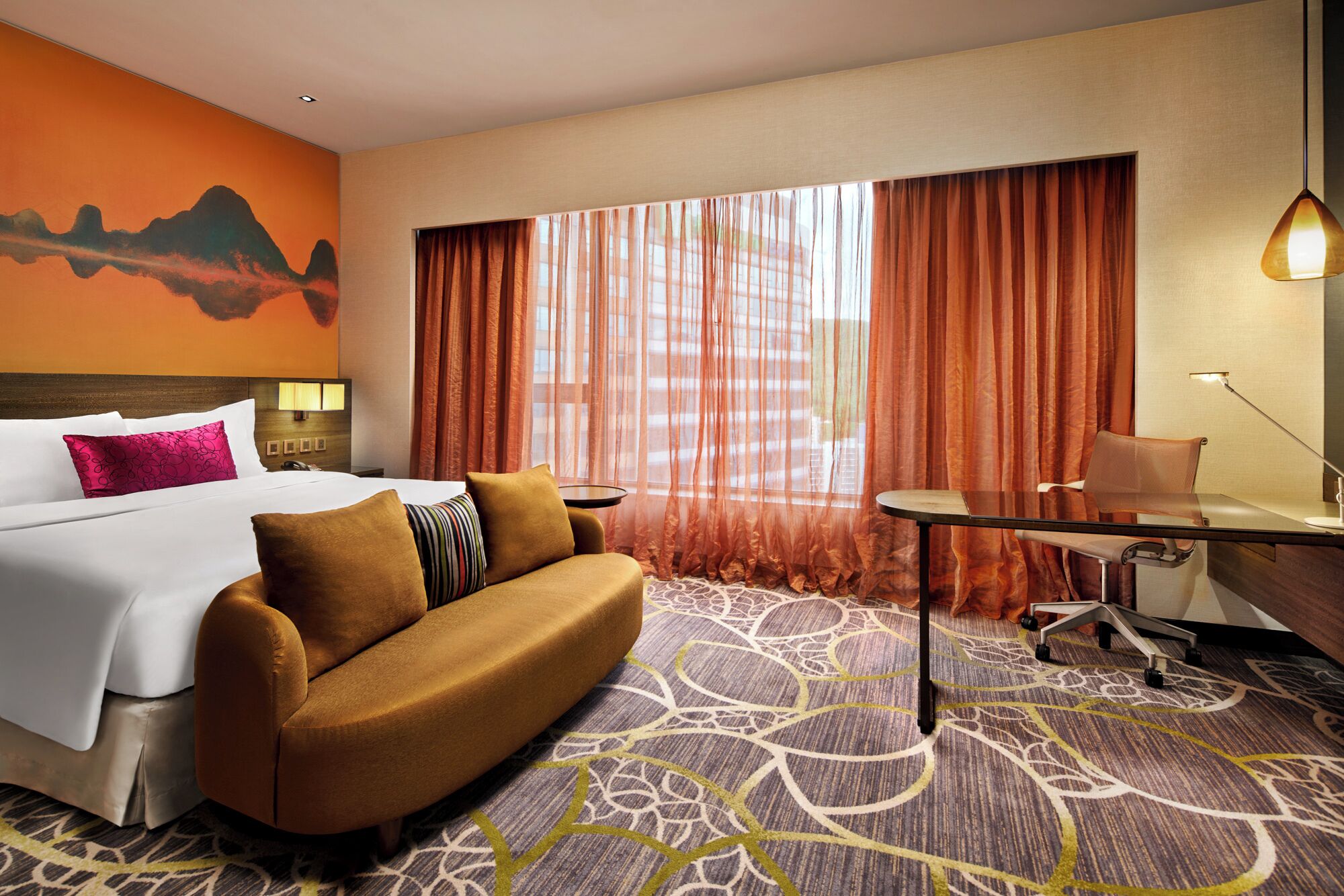 Basic Room | Minibar, in-room safe, desk, blackout curtains