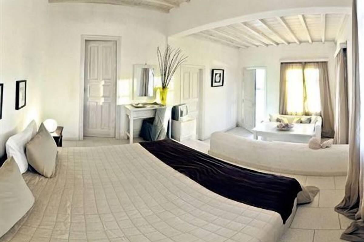 Suite, 1 habitación, vistas al mar | Escritorio, wifi gratis, decoración individual
