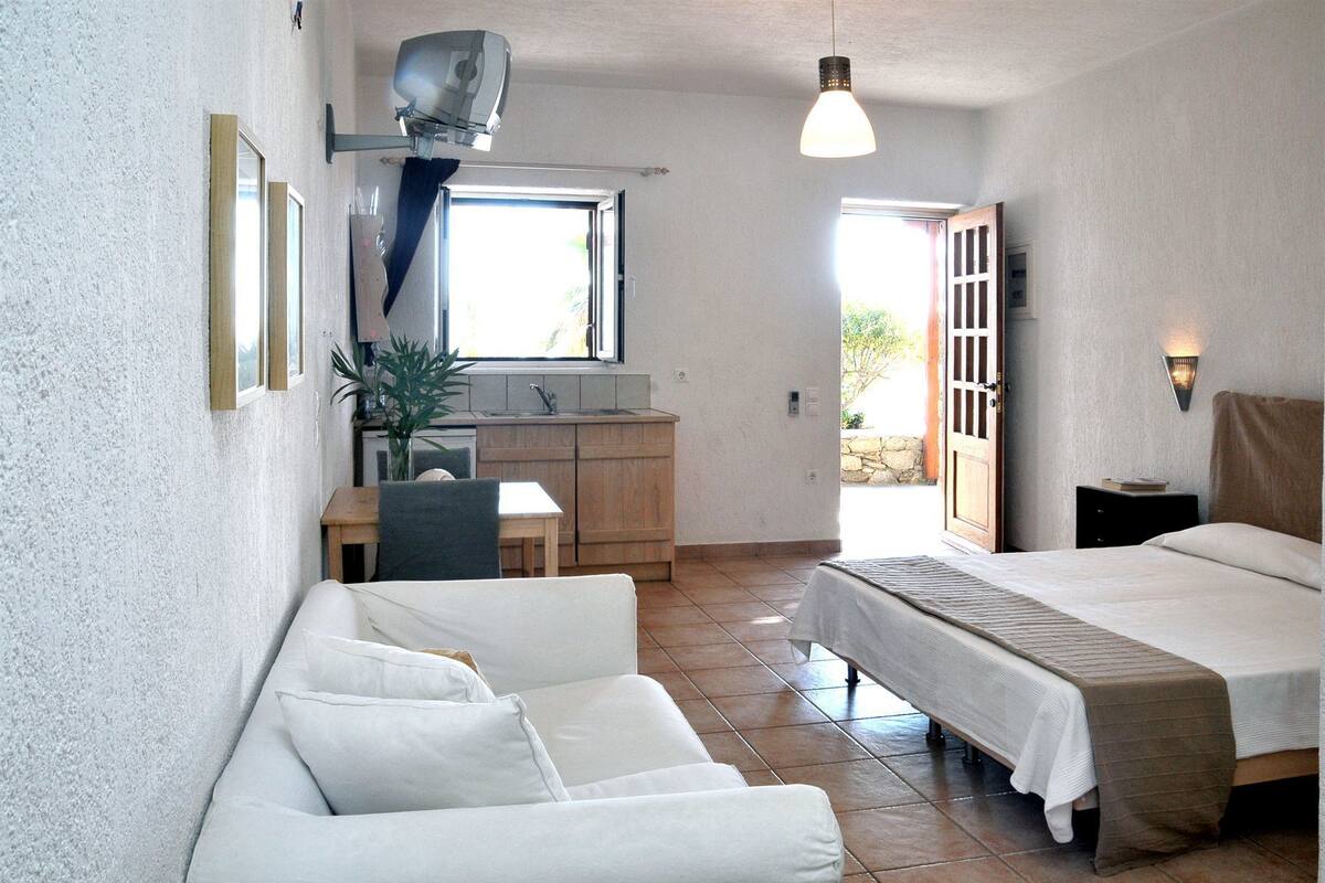 Habitación estándar, vistas al mar | Escritorio, wifi gratis, decoración individual
