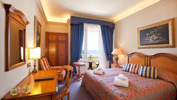 Deluxe Room, Sea View | Room amenity