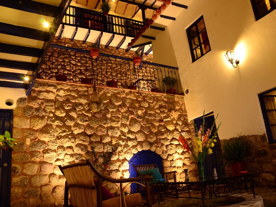 Utsikt mot gårdsplass