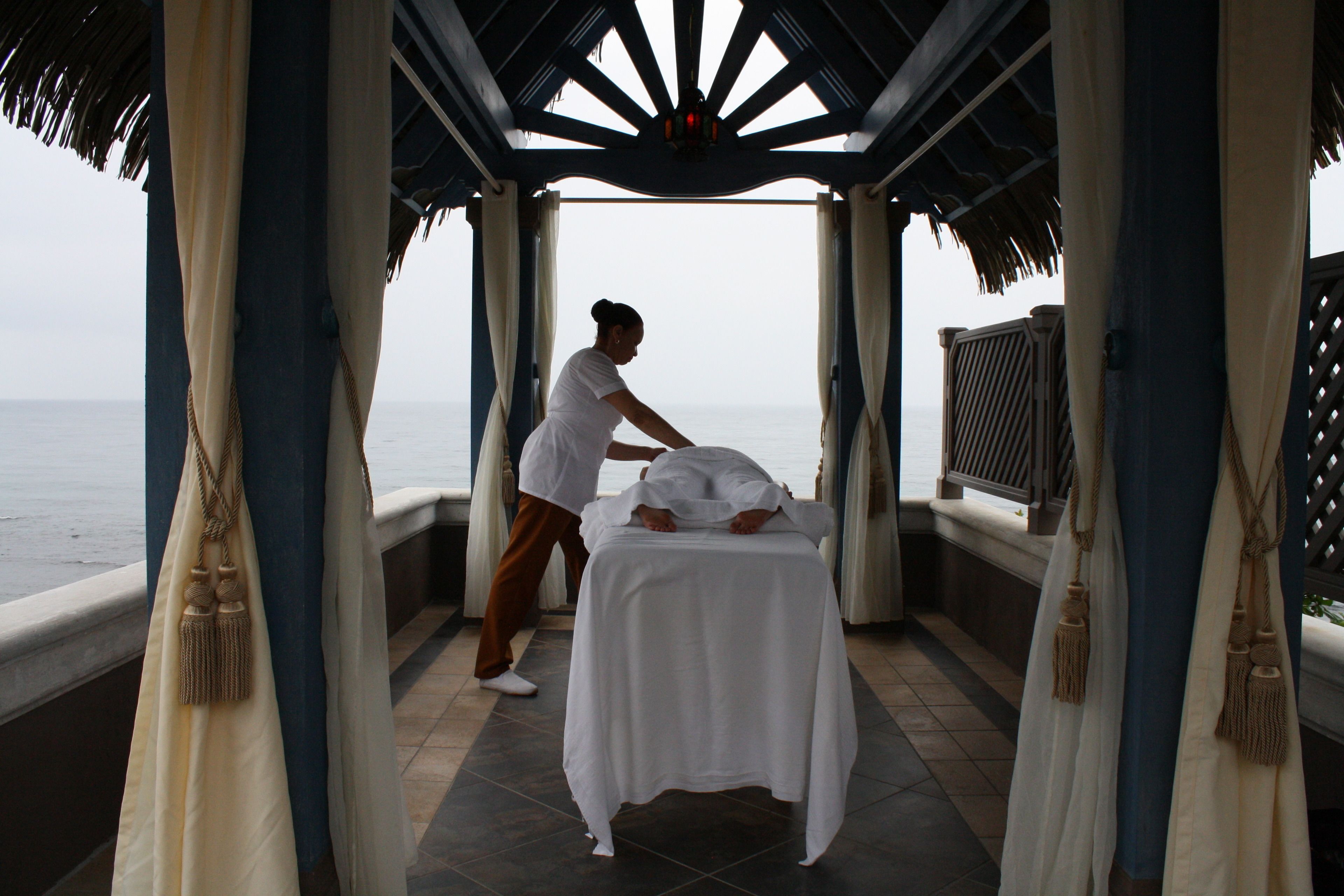 massages on the beach, massages