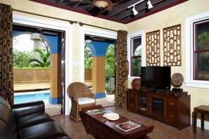 Chambre, 3 chambres (Ginger hall) | Salle de séjour | Télévision LCD de 32 pouces avec chaßnes par cùble, télévision
