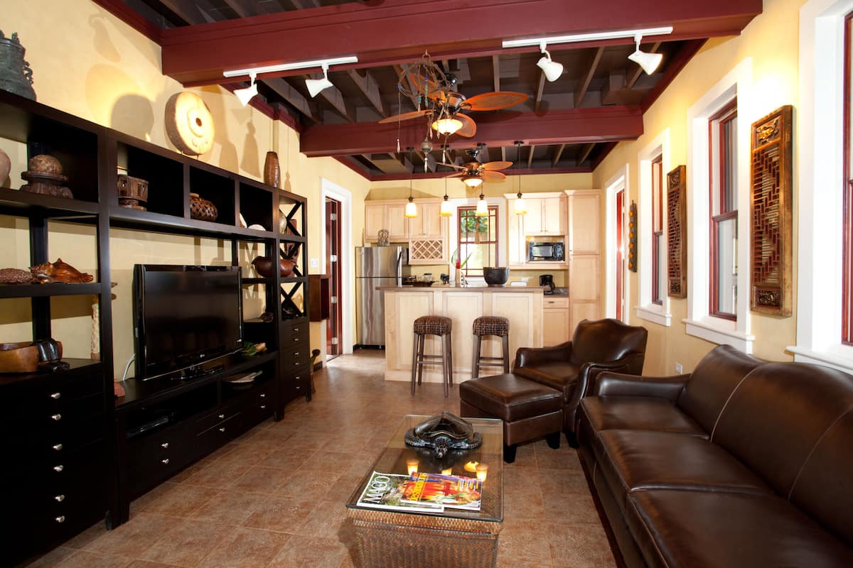 32-inch lcd tv with cable channels, tv, dvd player