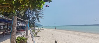  The Relax Beach Resort