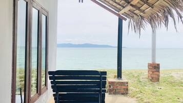 Deluxe Beach Bungalow A/C