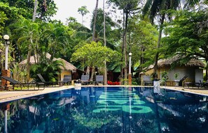 2 outdoor pools, sun loungers - Power Beach Resort (Ko Pha-ngan)