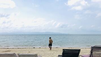 Private beach, sun loungers, beach towels, beach bar