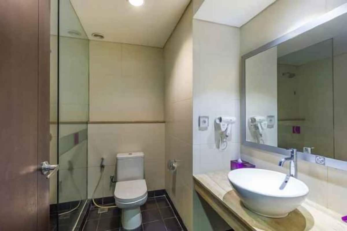 Banheiro | Produtos de toalete grátis, secador de cabelo, roupões de banho