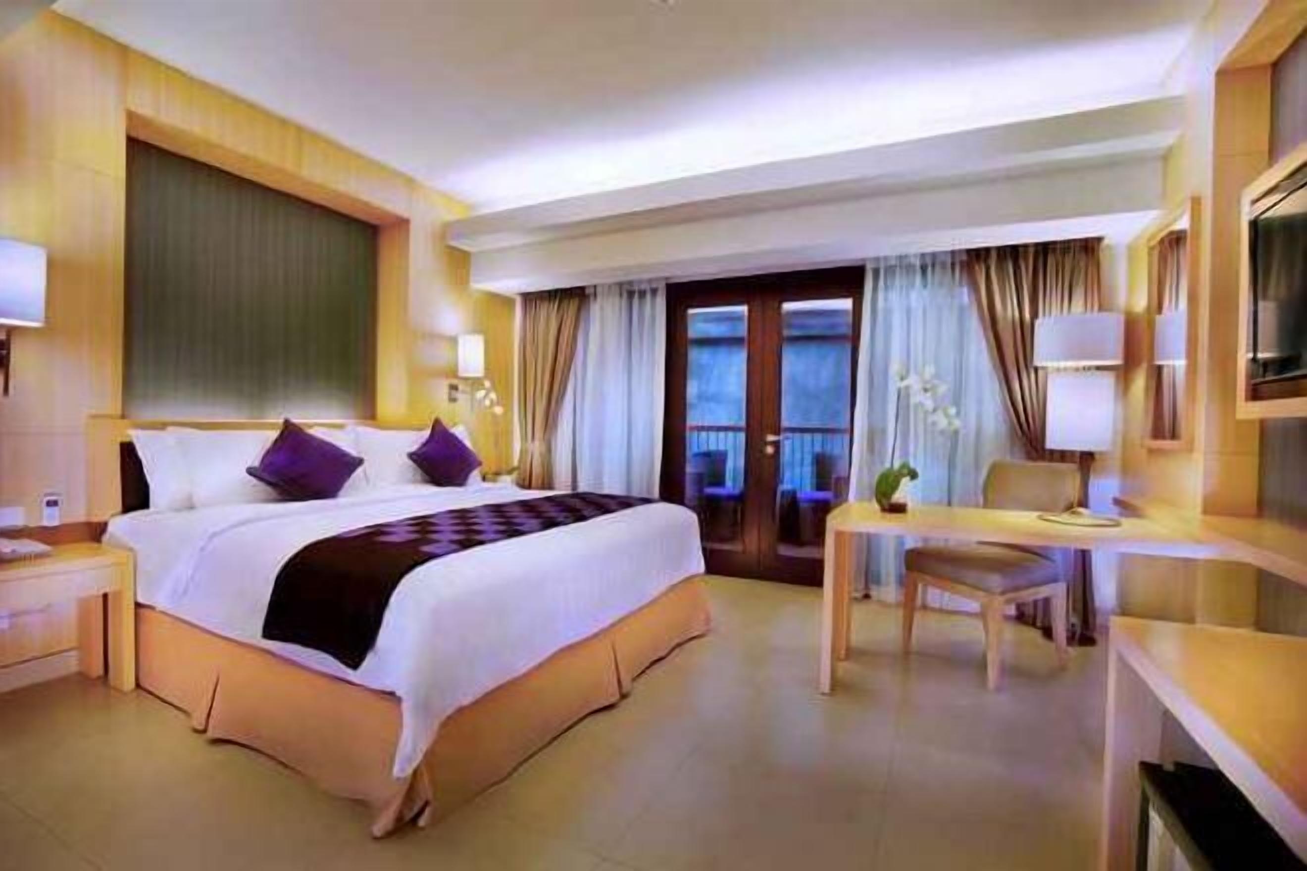 In-room safe, desk, soundproofing, iron/ironing board