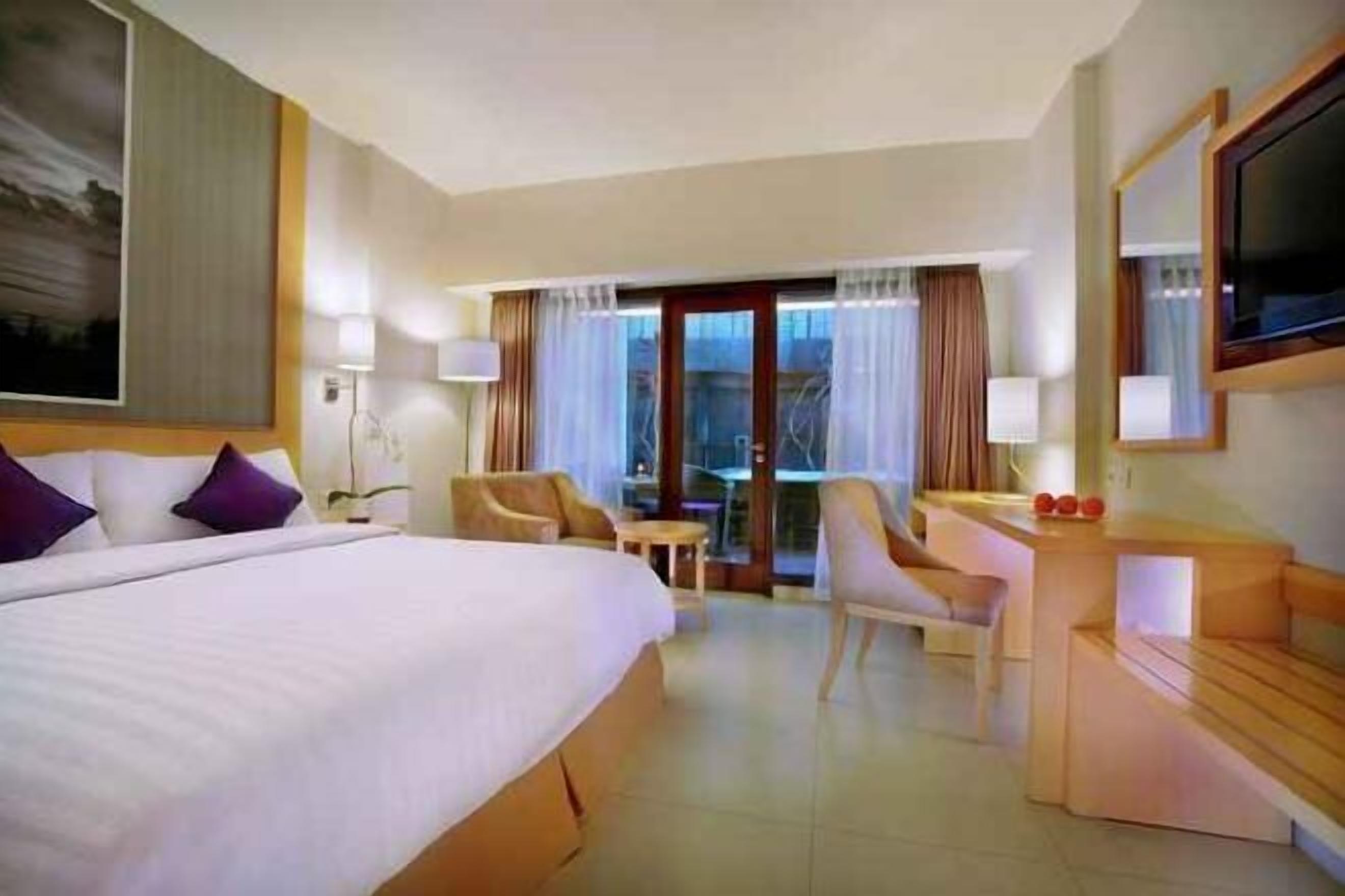 In-room safe, desk, soundproofing, iron/ironing board