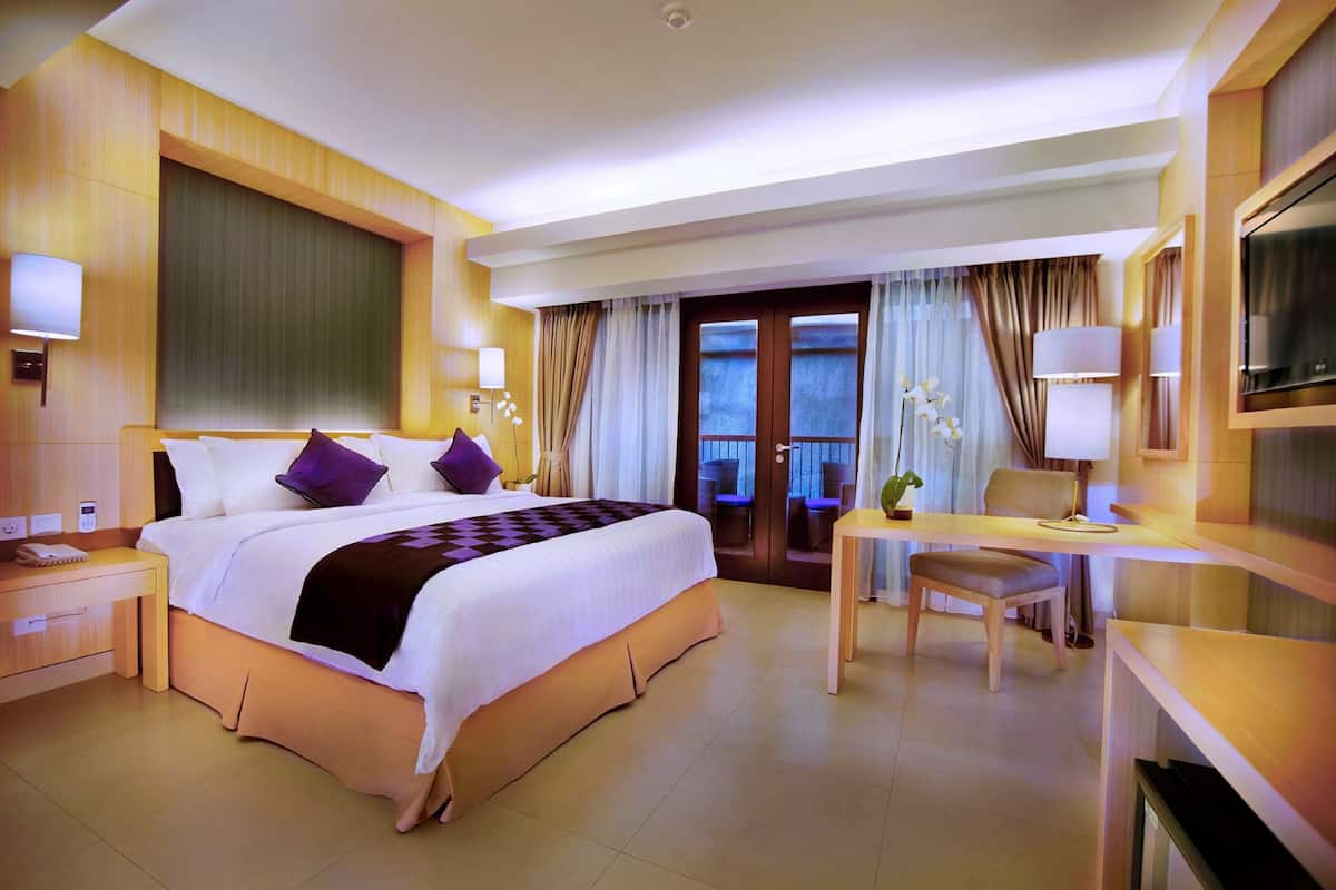 In-room safe, desk, soundproofing, iron/ironing board