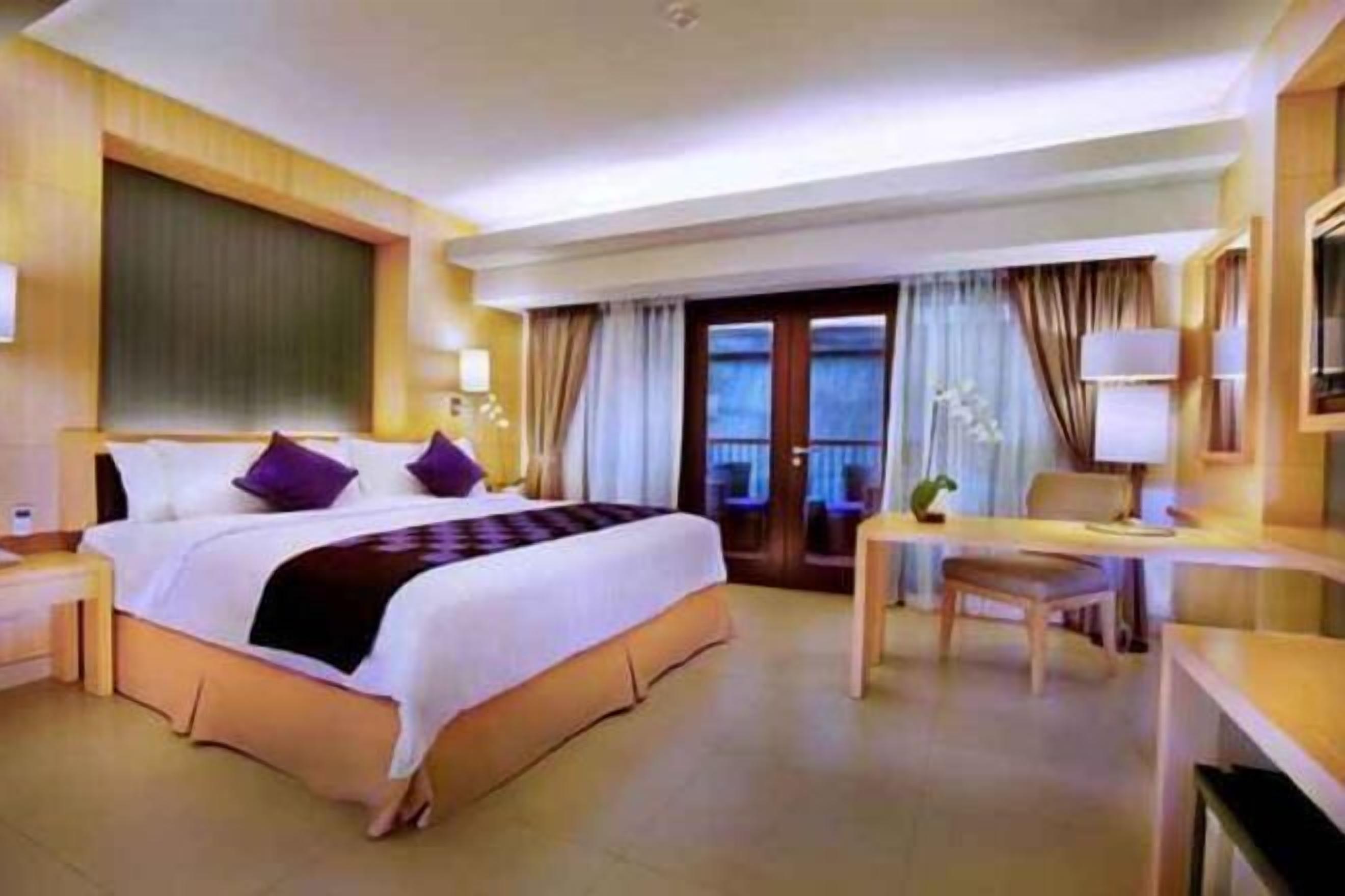 In-room safe, desk, soundproofing, iron/ironing board