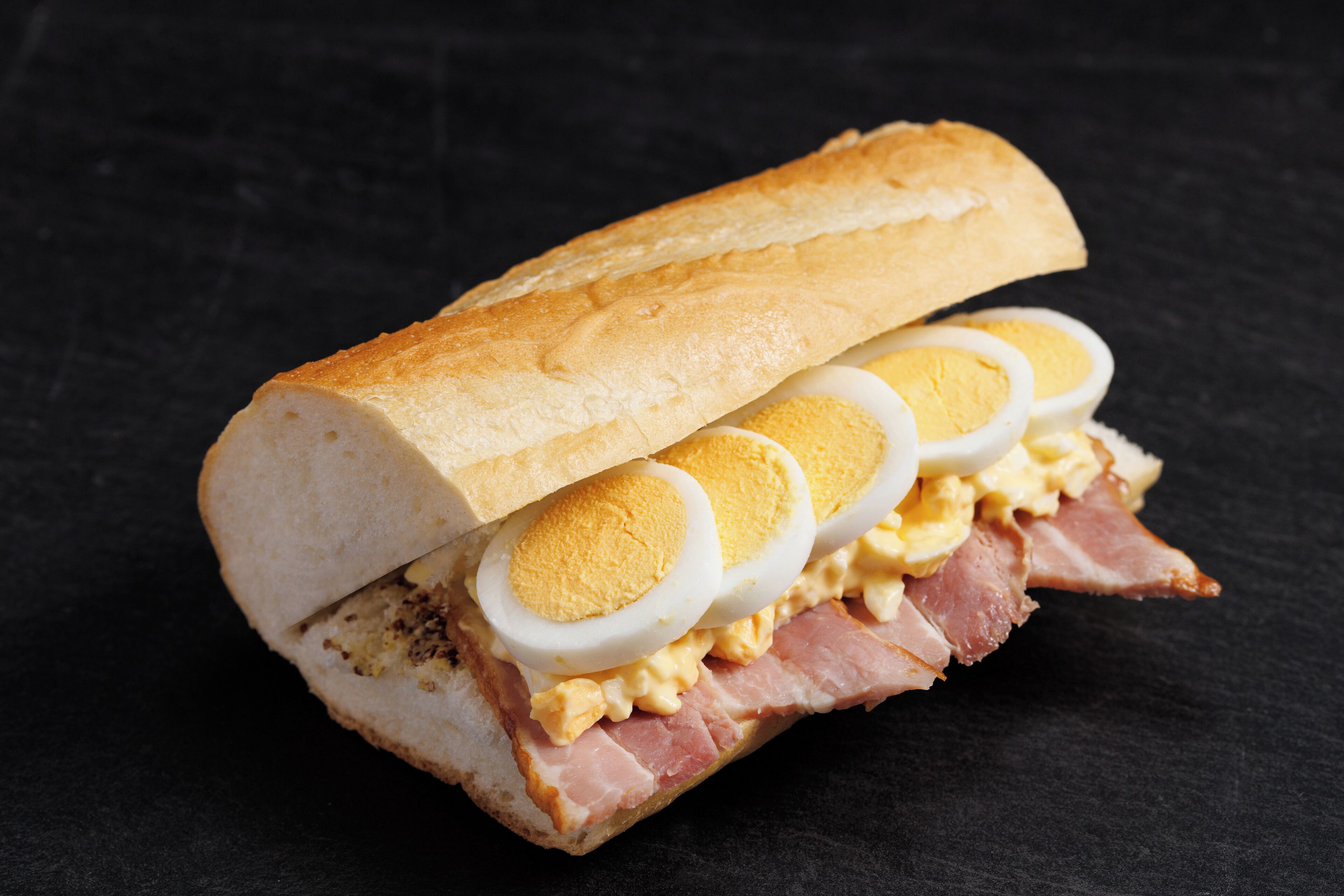 daily cooked-to-order breakfast (jpy 1100 per person)