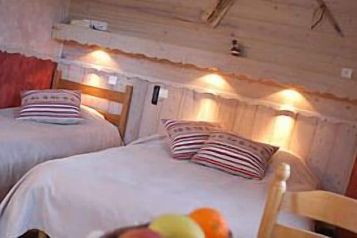 1 bedroom, desk, soundproofing, free wifi