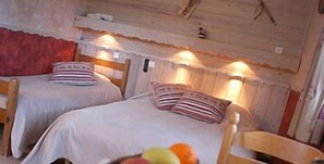 Desk, soundproofing, free WiFi, bed sheets - La Boule de Neige (Samoëns)