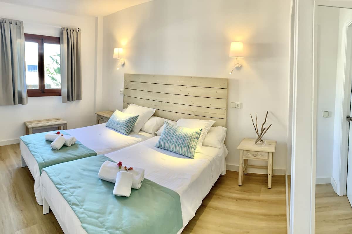 Comfort Apartment, 2 Bedrooms | Premium bedding, down comforters, in-room safe, individually decorated