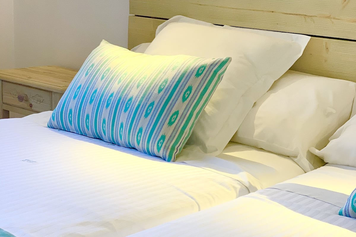 Premium bedding, down comforters, in-room safe, individually decorated