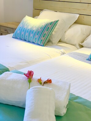 高档床上用品、羽绒被、客房内保险箱、特色装修