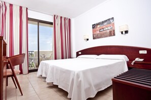 Double Room Single Use, Balcony | Desk, blackout curtains, bed sheets