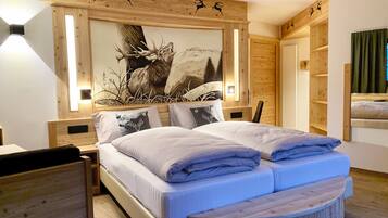 Suite junior | 1 habitación, edredón, escritorio y wifi gratis